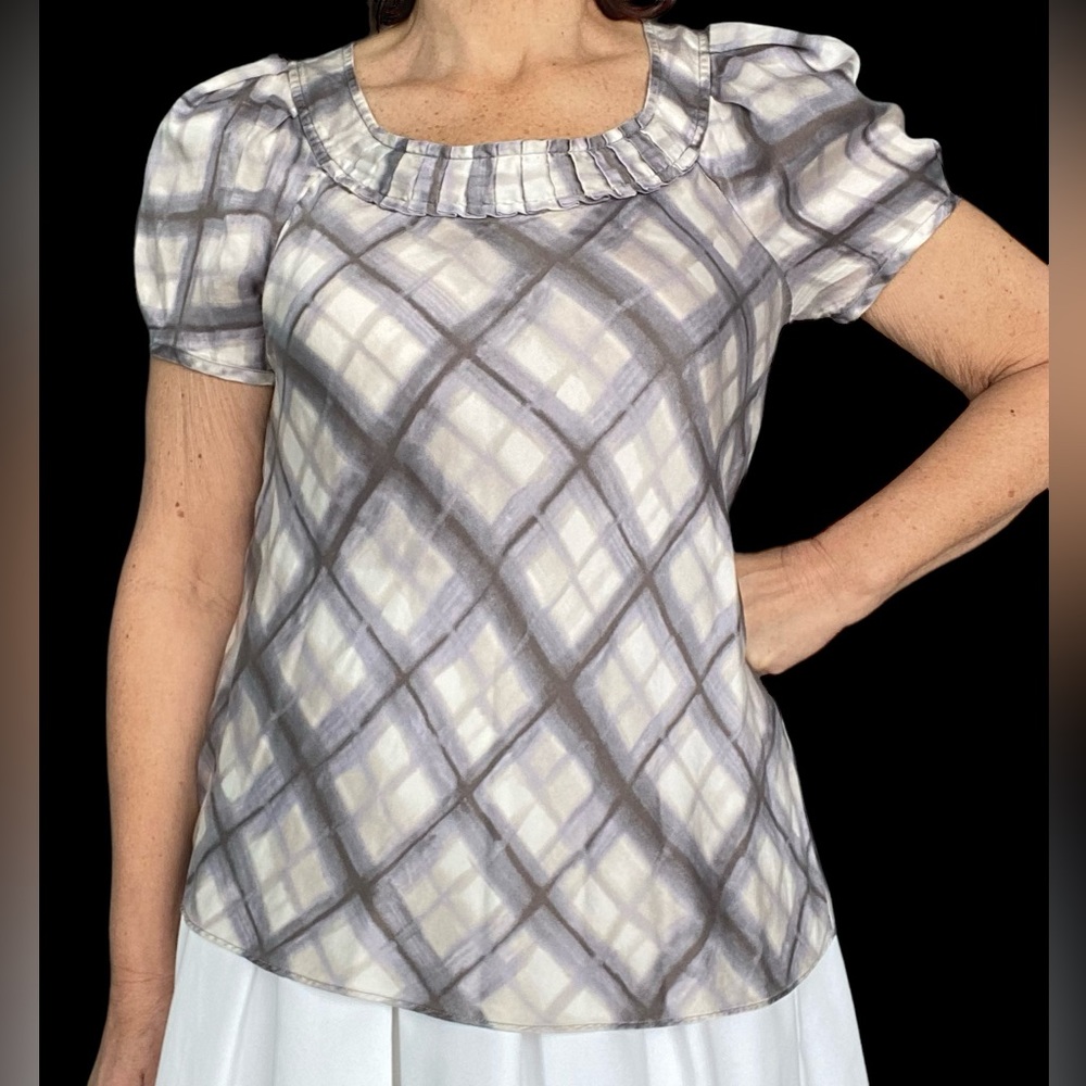 Banana Republic 100% silk short sleeve blouse size M